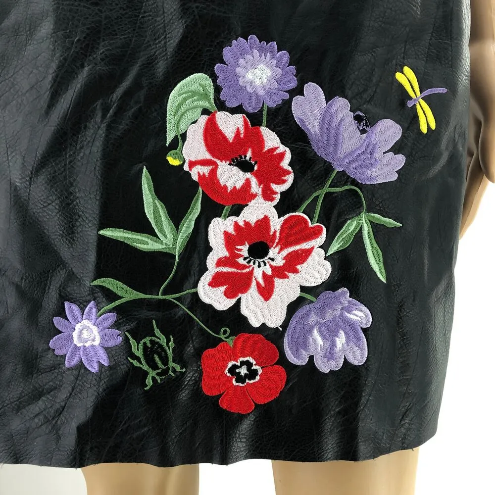 H&M Size US 10 Black Faux Leather Floral Embroidered Mini Raw Hem Biker Skirt - Image 5