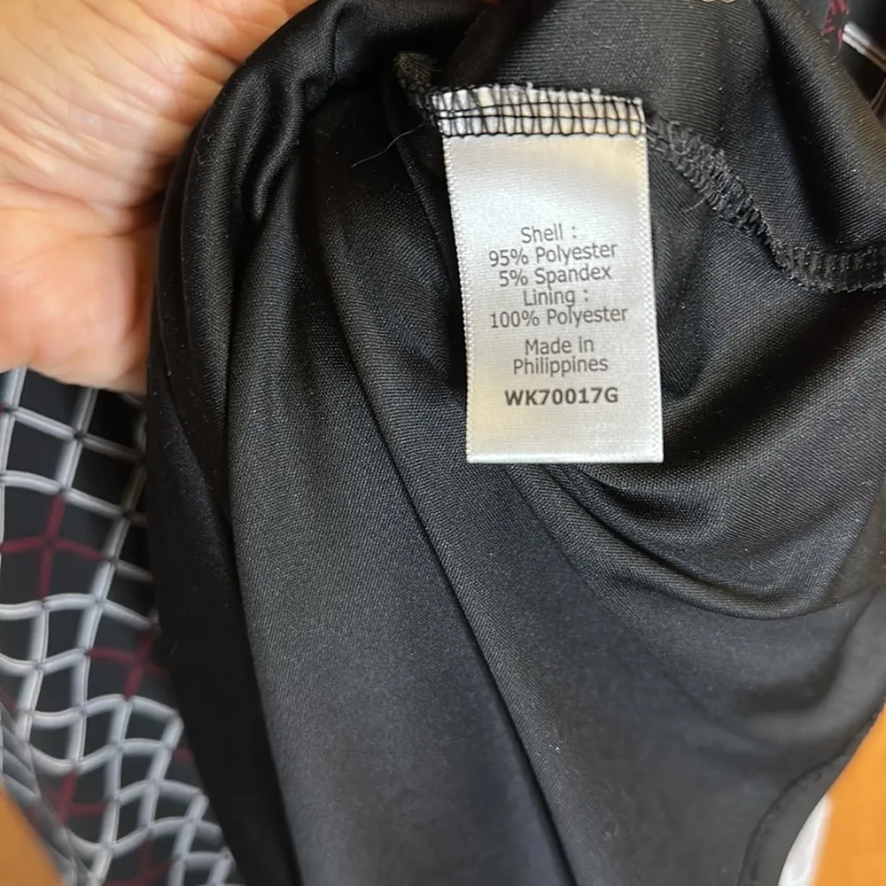 41 Hawthorn Black, White & Maroon Lattice Print Poly/Spandex V - Image 10