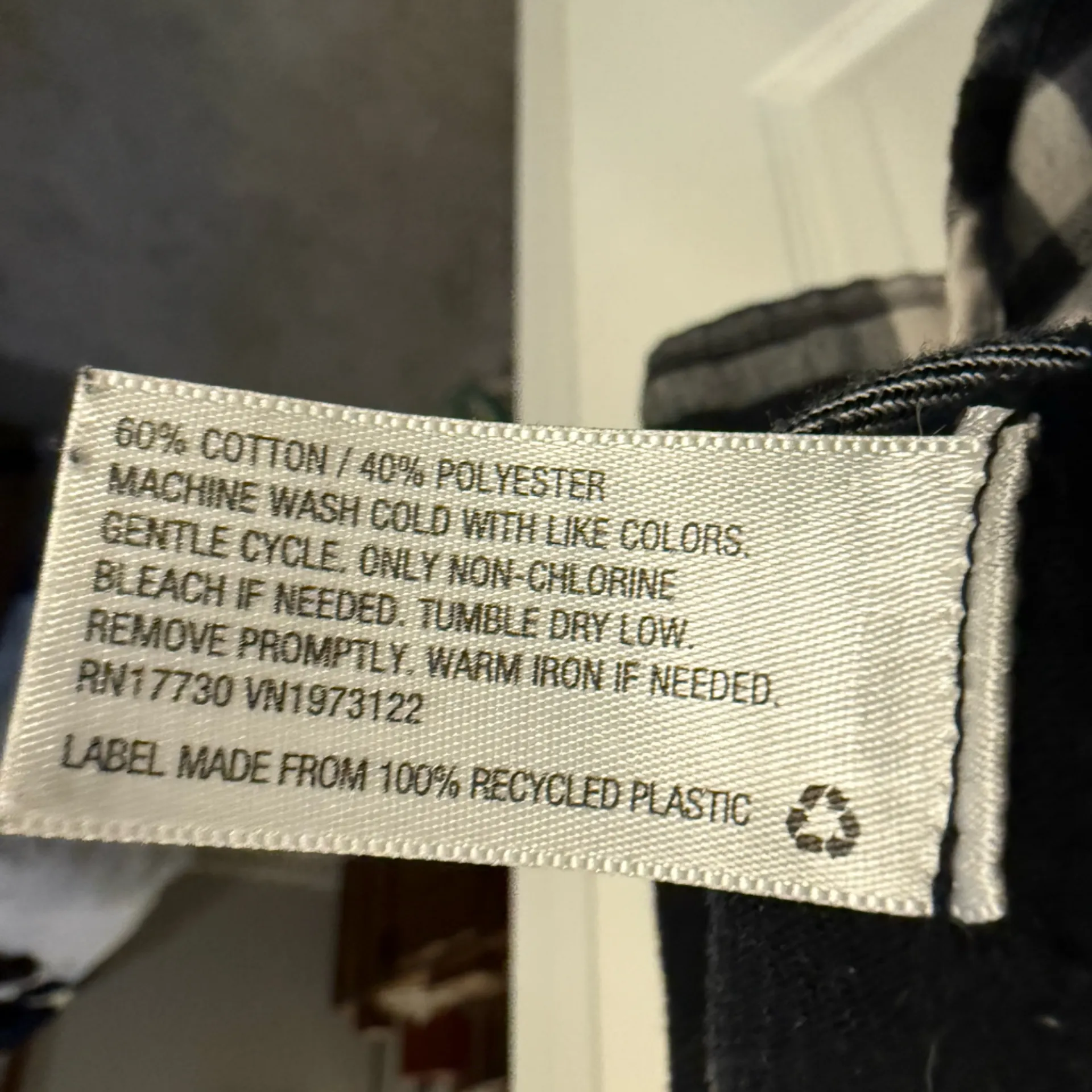 Comfy Mossimo Boyfriend Fit Size XL Flannel Black, White, Gray Plaid Black - Image 9