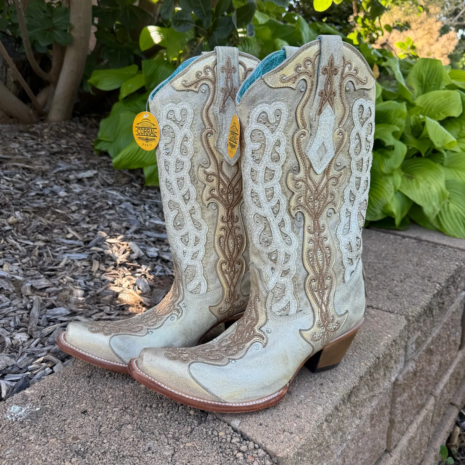 Corral Women's Gold Bone Overlay Crystal Embellished Cowgirl Boots Size 10.5 - Image 7