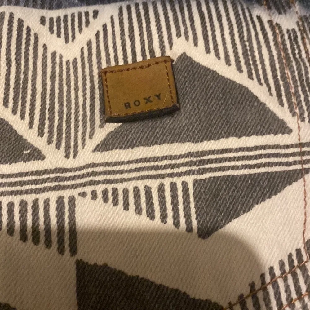 ROXY Distressed Frayed Denim Booty Skater Shorts Aztec​​​ - Image 4