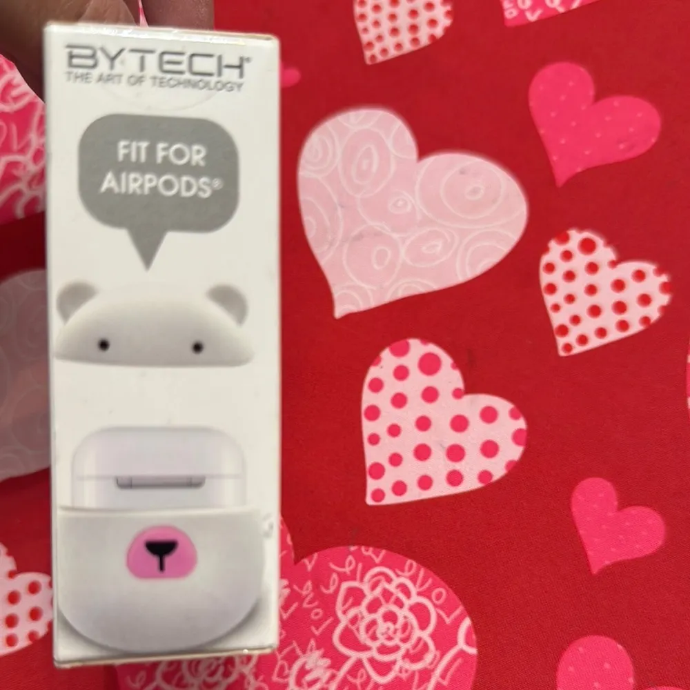 Bytech Bear AirPods Case with Keychain White - Image 8