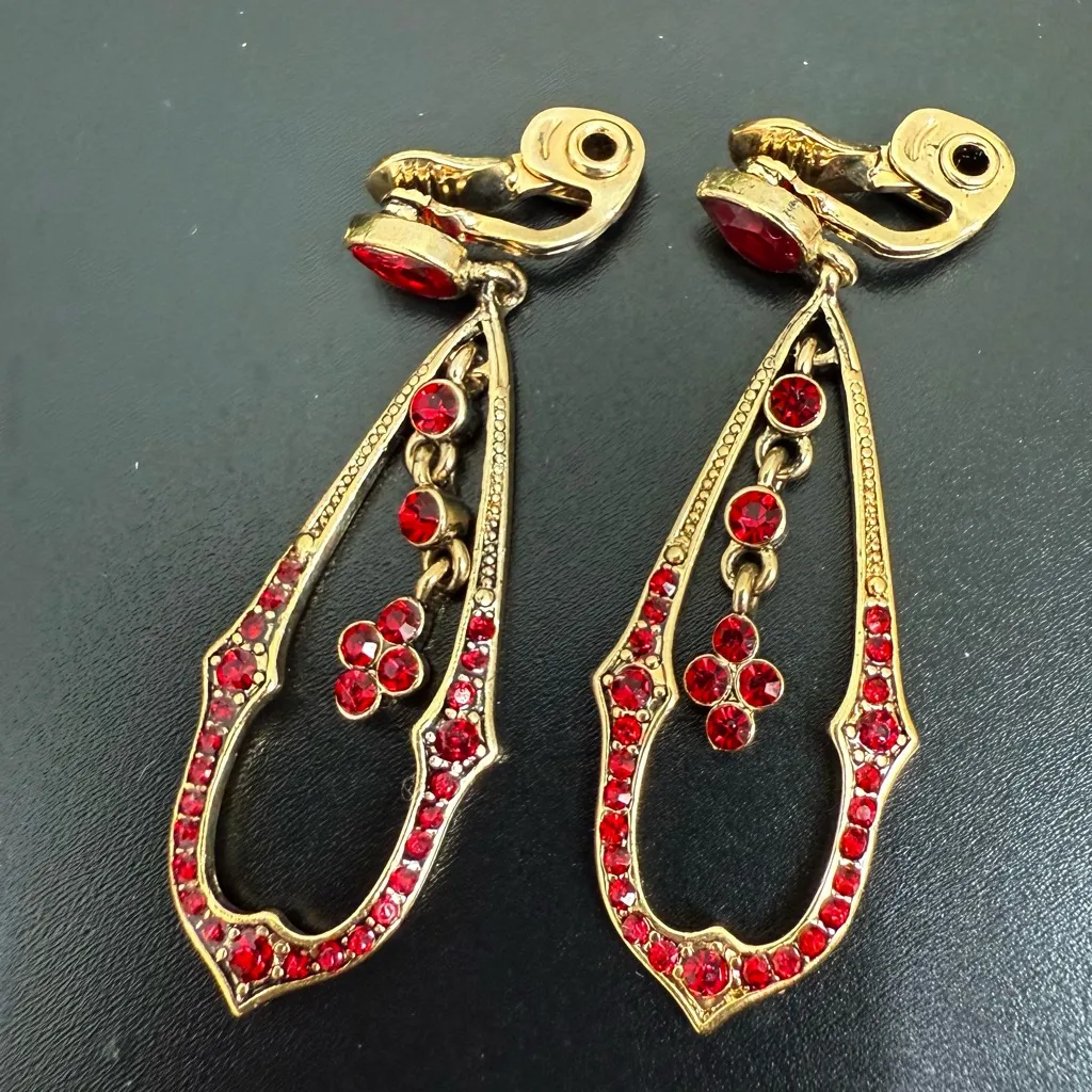 MONET Gold-tone Wine Red Rhinestones Drop Dangle Earrings 10.1g. - Image 2