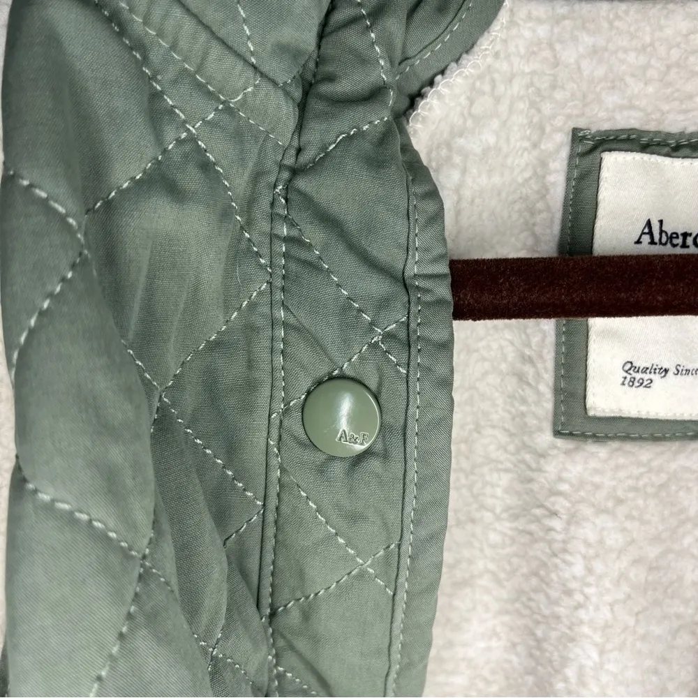 Abercrombie & Fitch Oatmeal & Olive Green Snap button up fleece teddy jacket - Image 9