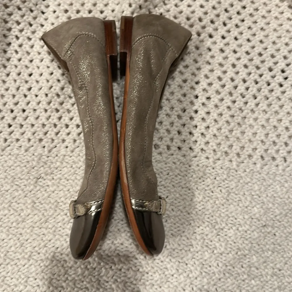 AGL Women's Taupe Leather Flats with Silver Accents size 38 Italy USA 7/5 Tan - Image 3