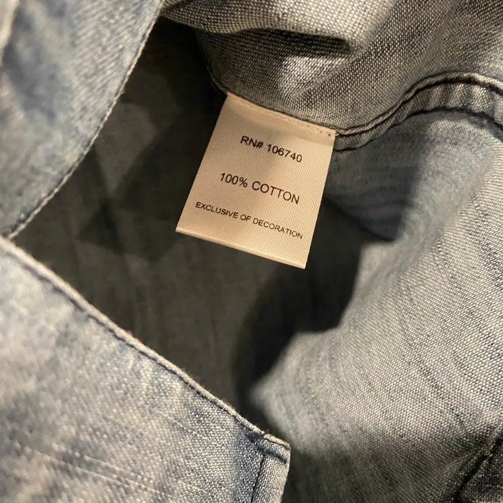 NWOT North Style Size M Blue Embroidered Floral Back Chambray Full Snap Up Shirt Size M - Image 8