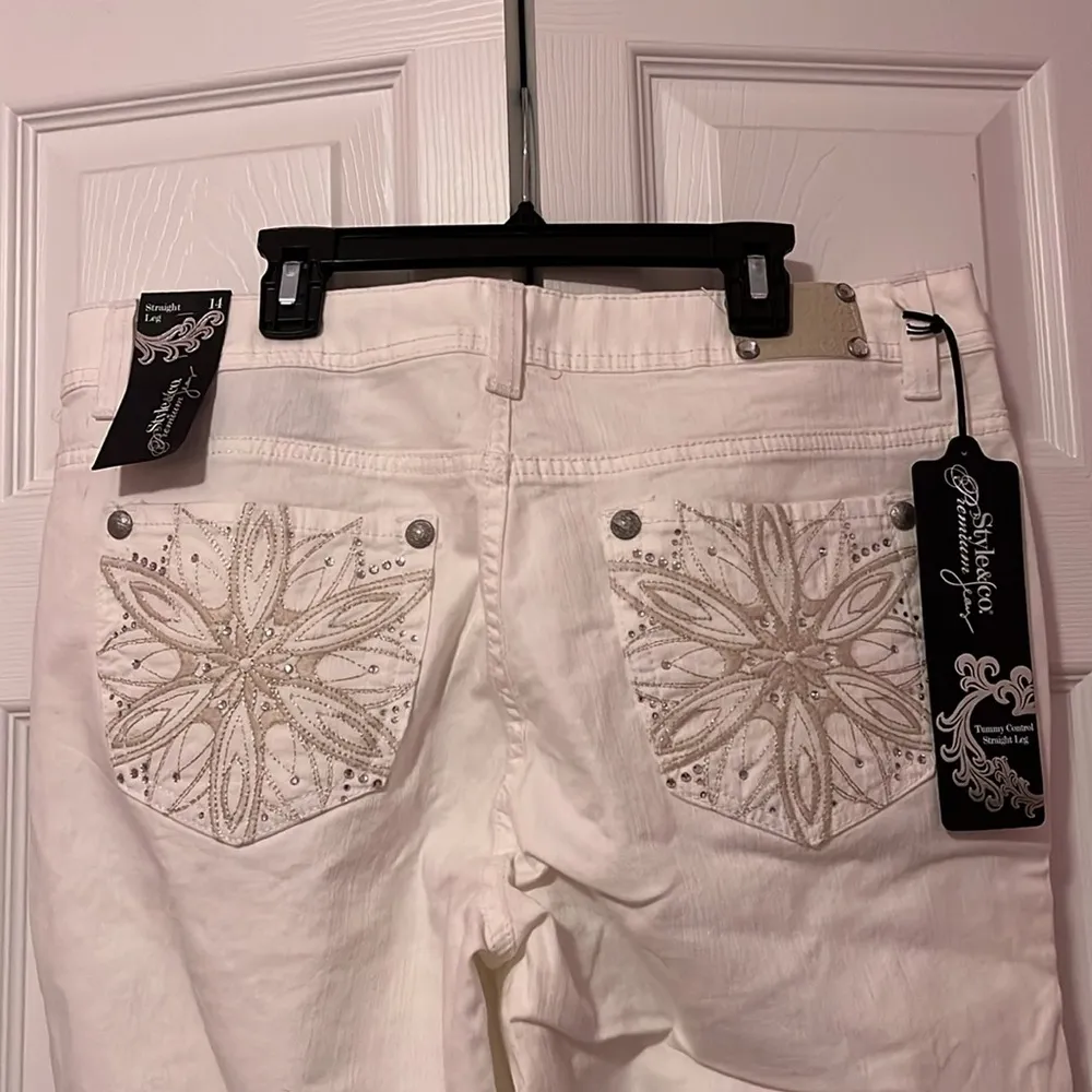 White tummy control straight leg jeans Size 14 - Image 5