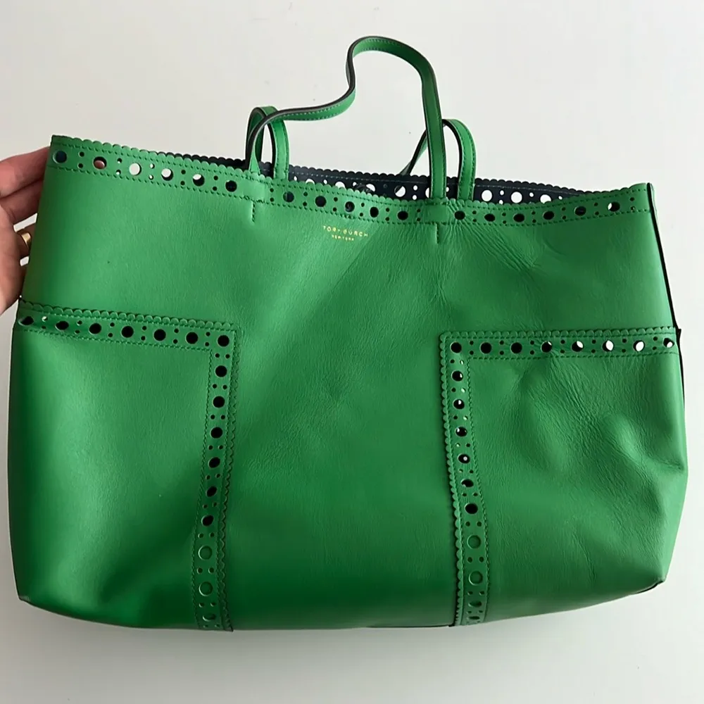 Block T Green Tote - Image 2