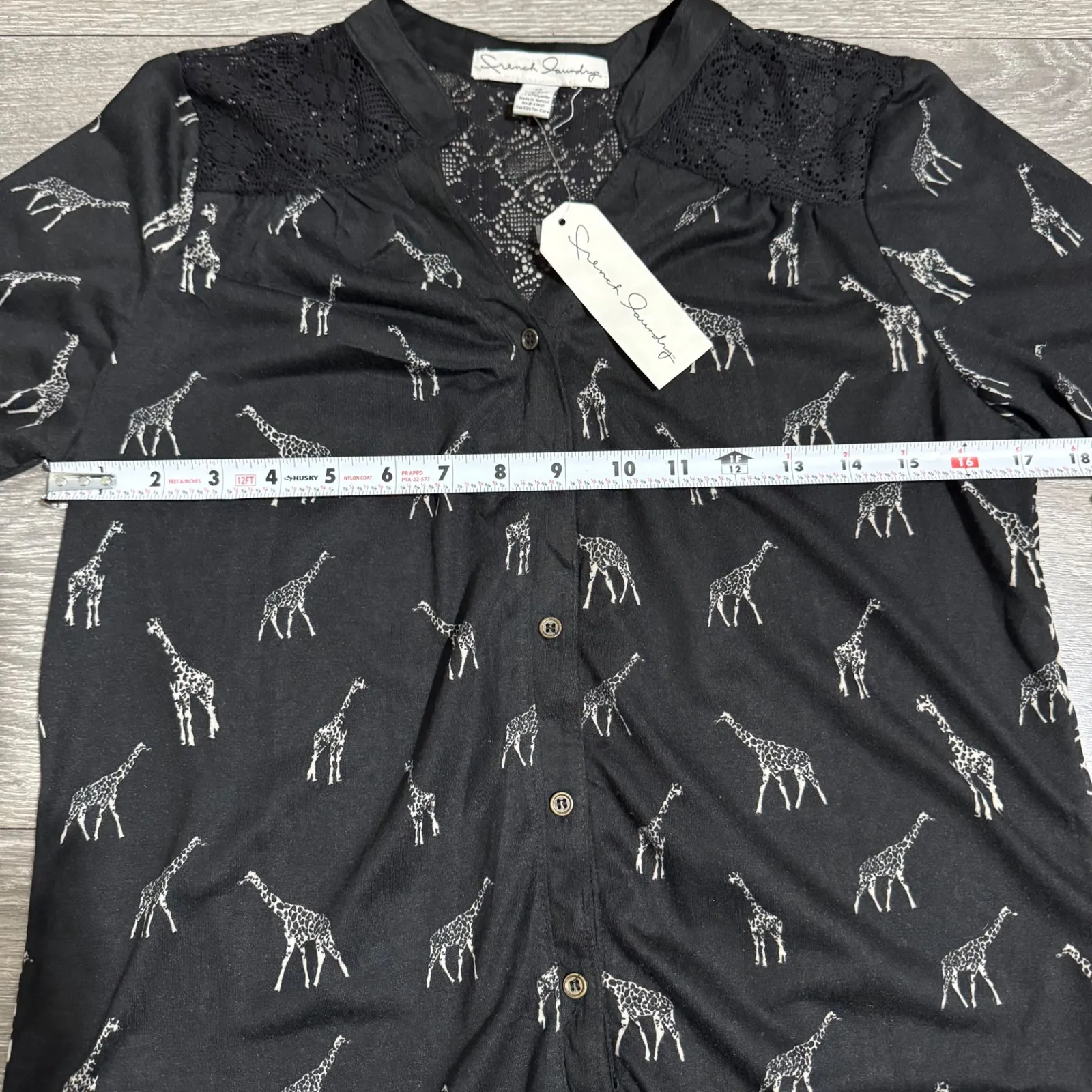 New French Laundry Black Giraffe Print Lace Detail Button Up Shirt Women Medium - Image 8