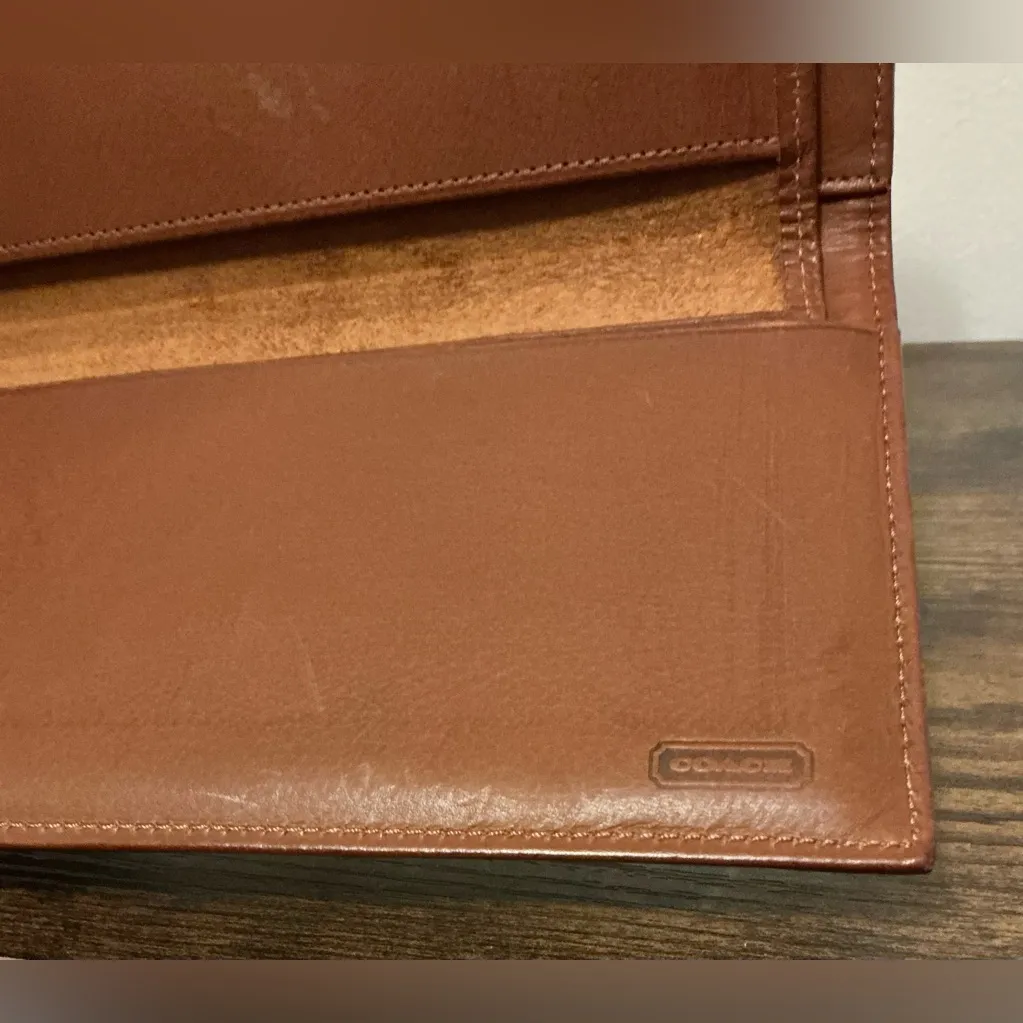 A rare HTF Vintage Coach Tabac Combination Leather Wallet/Checkbook - Image 5
