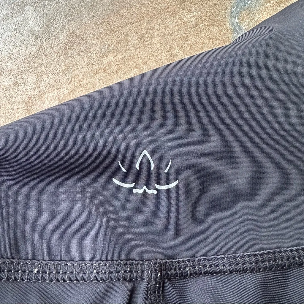 Beyond Yoga Compression Lux High Waisted Midi Legging Women's Size Small Black - Image 4