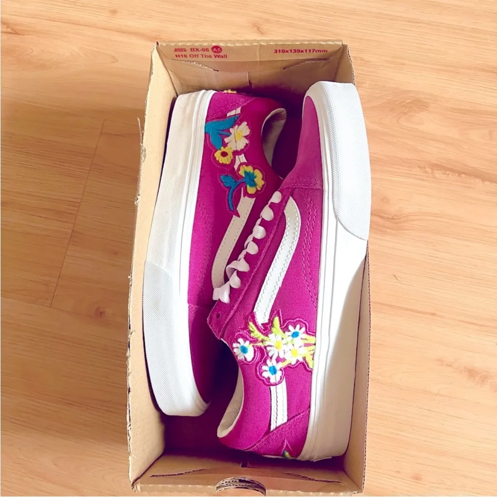 VANS Old Skool Shoe Suede Floral
Fuchsia Women's Size 8.5 US
VNOA4BV5TPK - Image 10