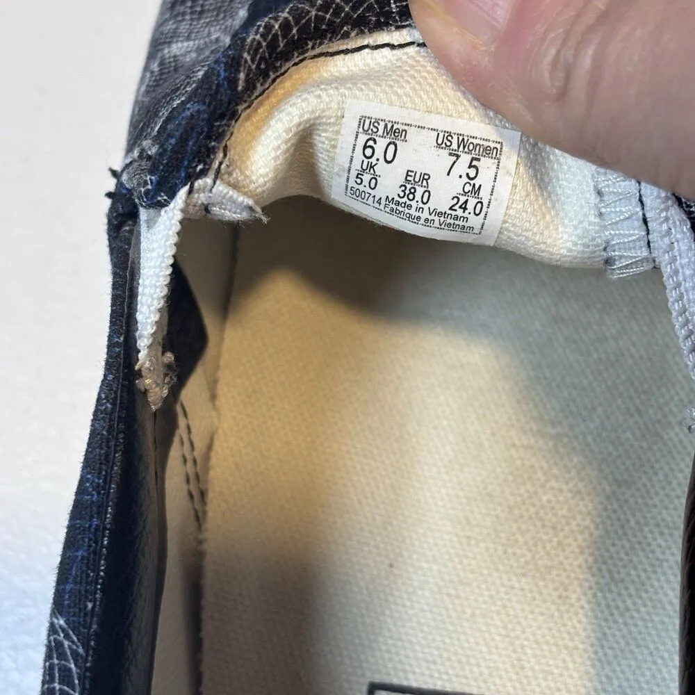 VANS Navy Blue 3D Skull Canvas Slip On Unisex  Men Size 6 and Women Size 7.5 - Image 7