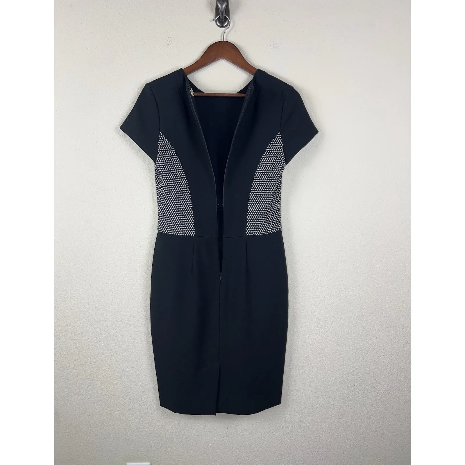 L’AGENCE Black Sheath Dress Size 6 Geometric Panel Bodycon Short Sleeve Zip Back - Image 6