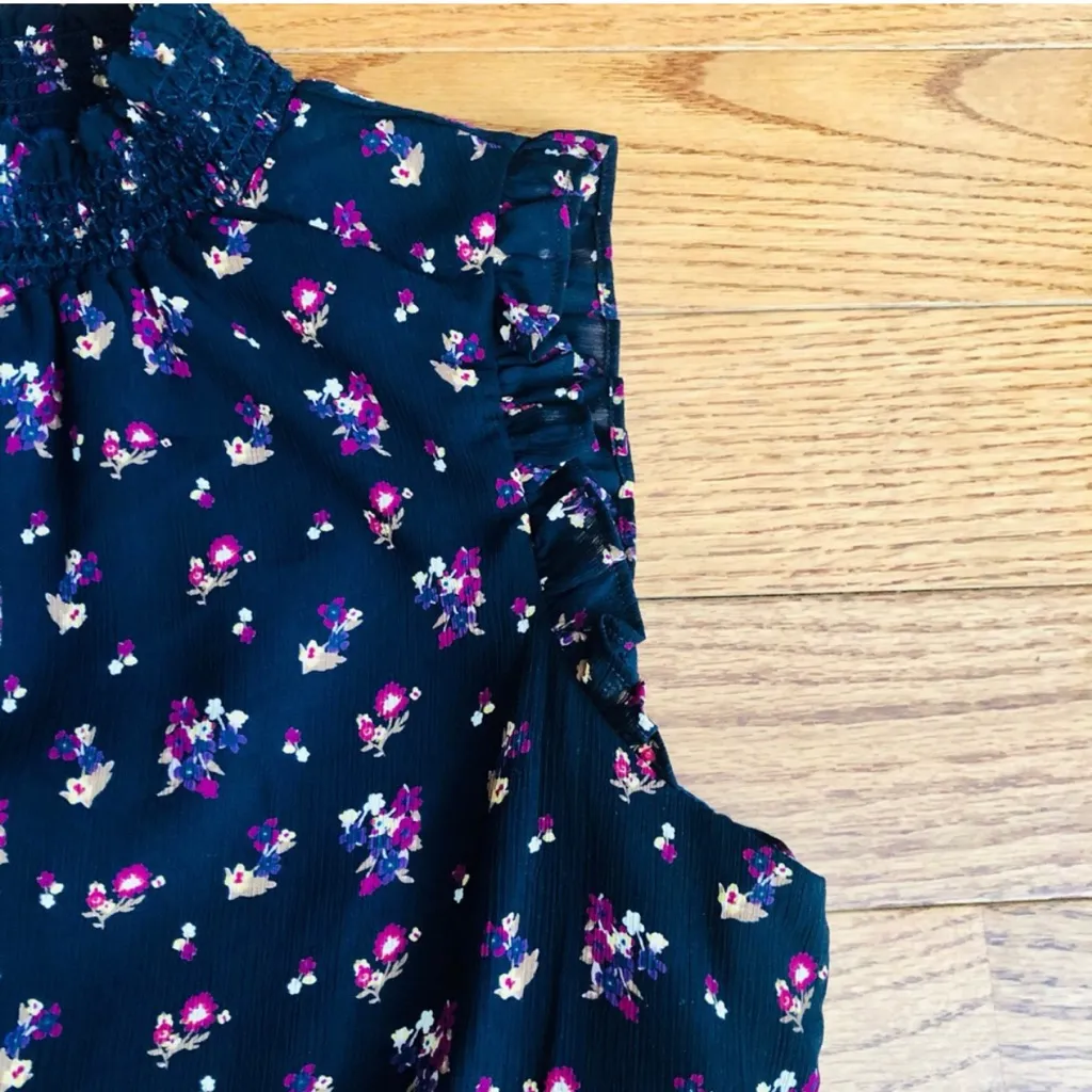 J.Crew Smocked ditzy Floral Sleeveless Ruffle Navy Blue Pink Top Women’s Size 6 - Image 4