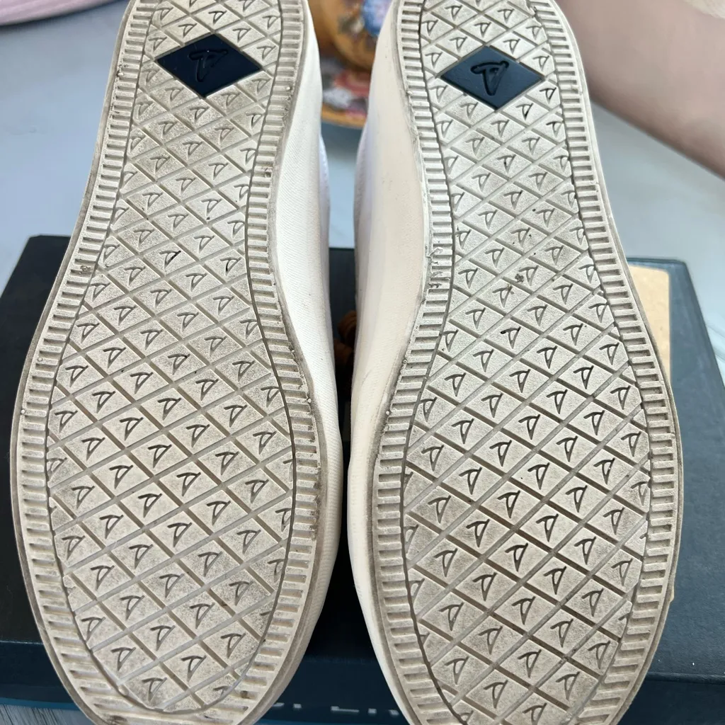 Sperry White Canvas Shoes with Brown Laces - Image 7