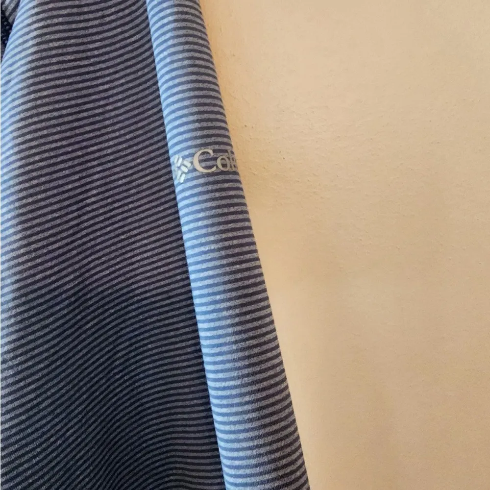 Columbia long sleeve blue striped running shirt size womens large - Image 3