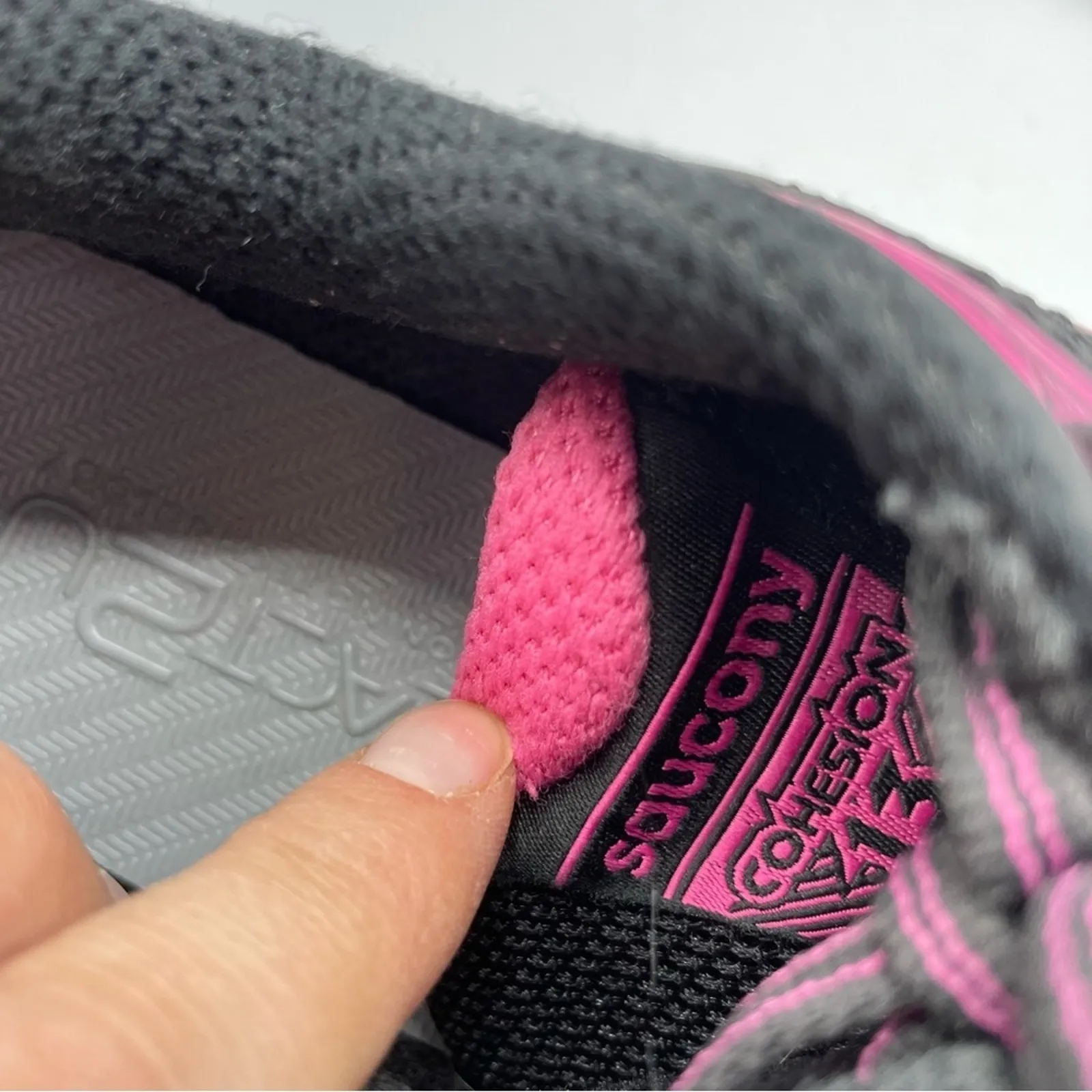 Saucony Cohesion 13 Black & Hot Pink Womens Running Shoes Sneakers 8.5 Athletic - Image 4