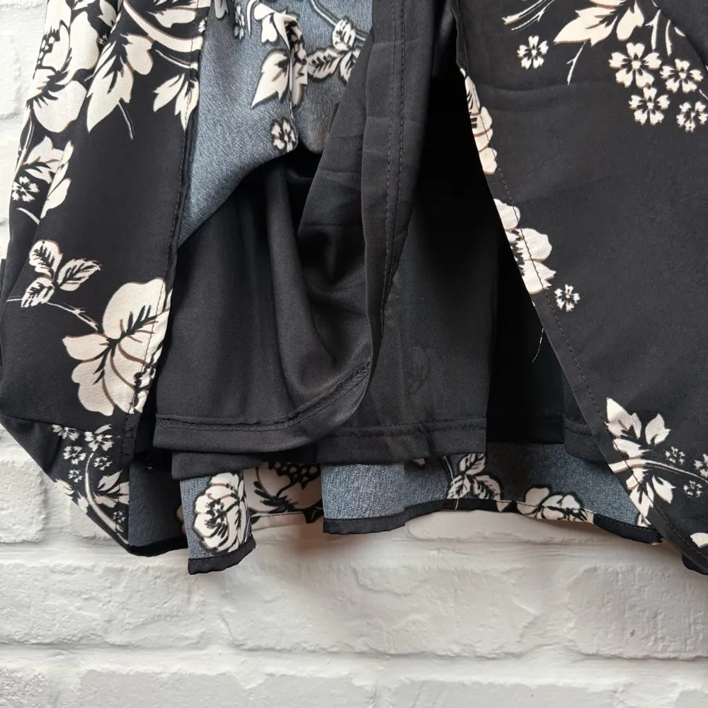 Polagram Black Floral Print Dress Collar Button Down Front Elastic Cuffs Medium - Image 11