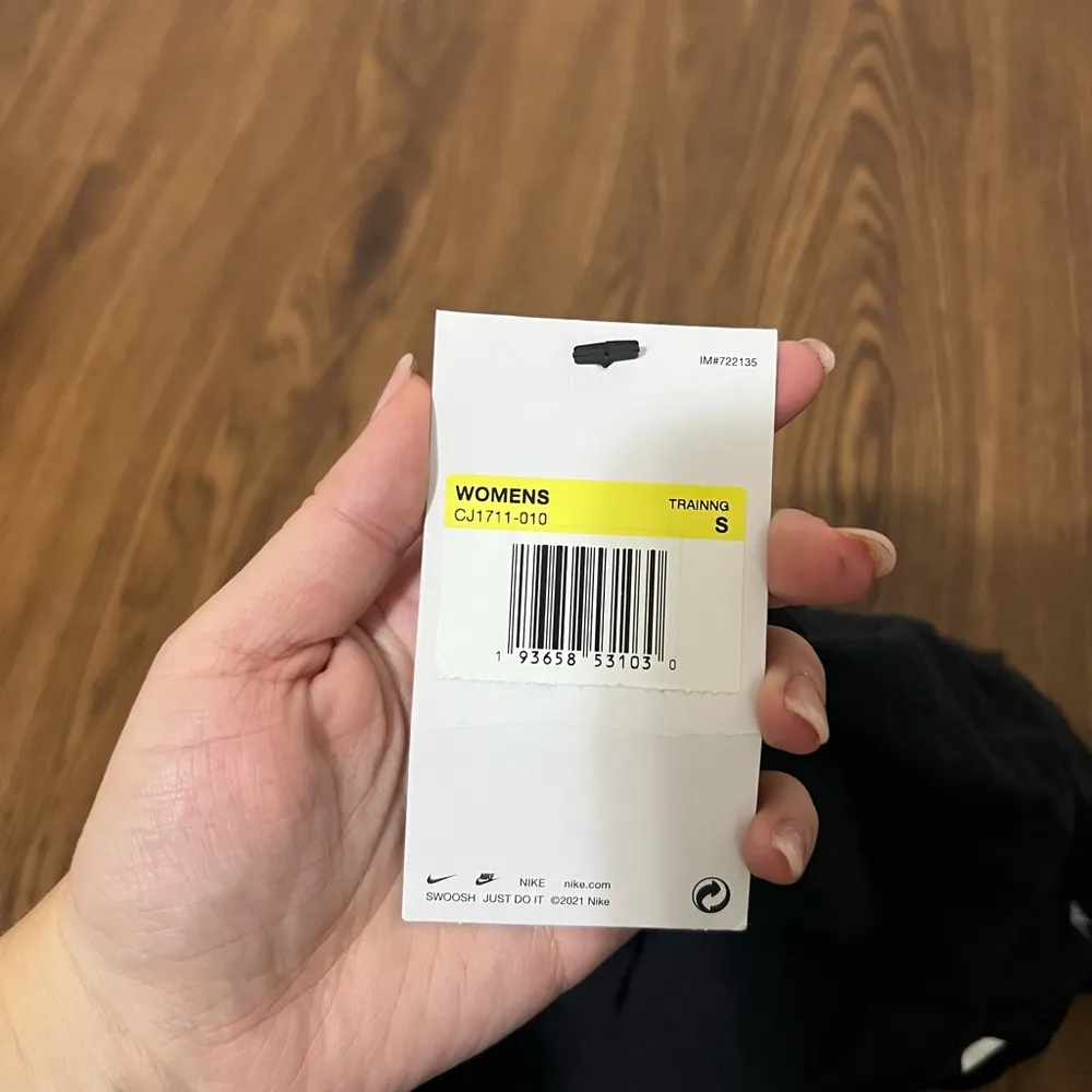 NWT Nike Black Dry High Neck Tank Top Size Small - Image 5