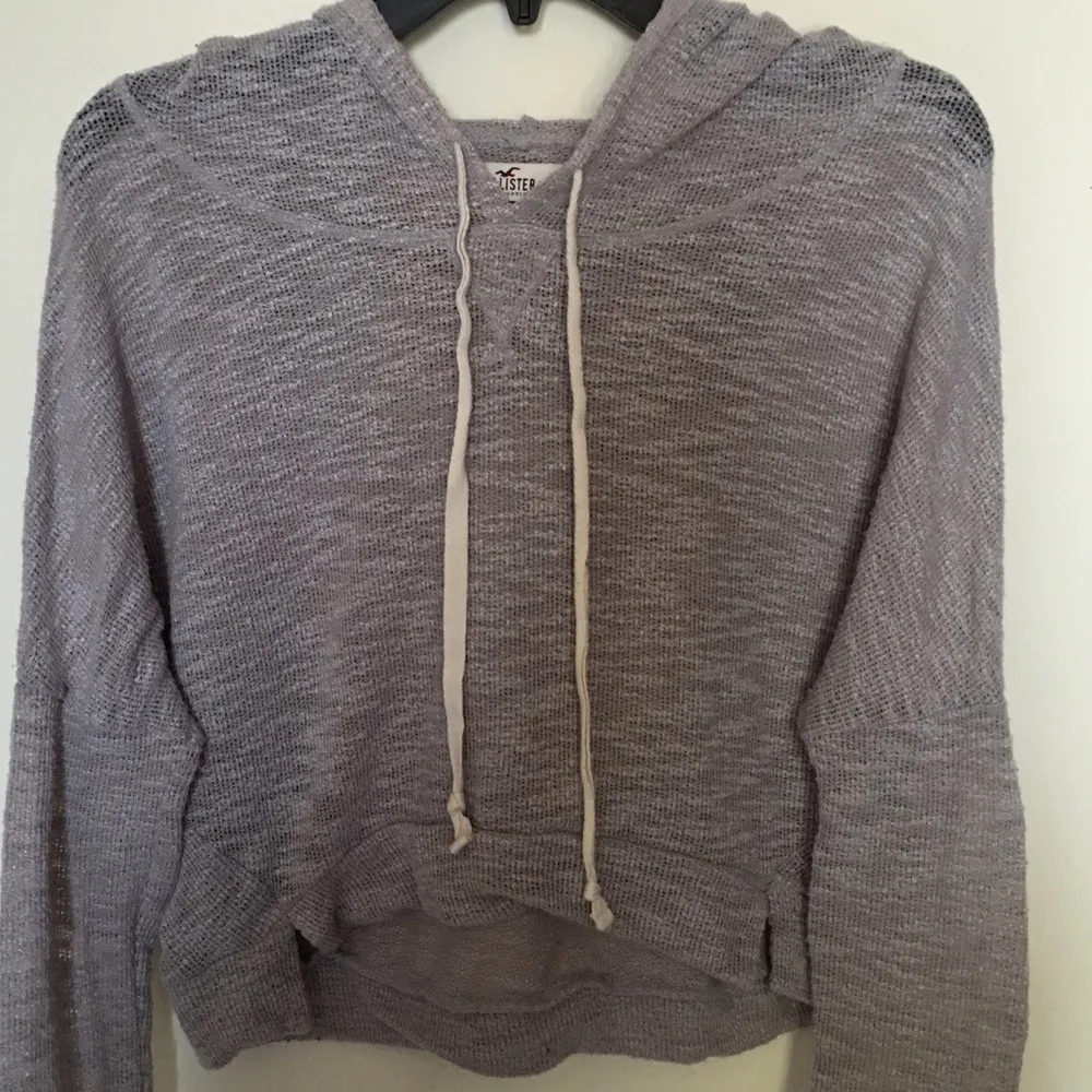 Hollister Women’s Oversized Drop Shoulder Hooded Lightweight Crop Front Sweater - Image 2