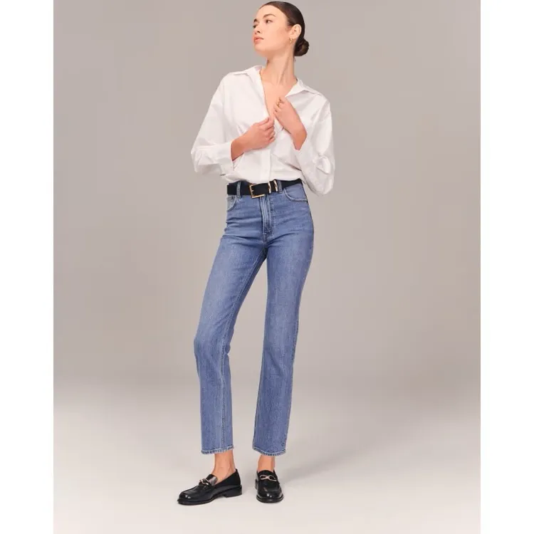 Abercrombie Ultra High Rise Ankle Straight Jean in Medium Wash Size 29/8 EUC - Image 2