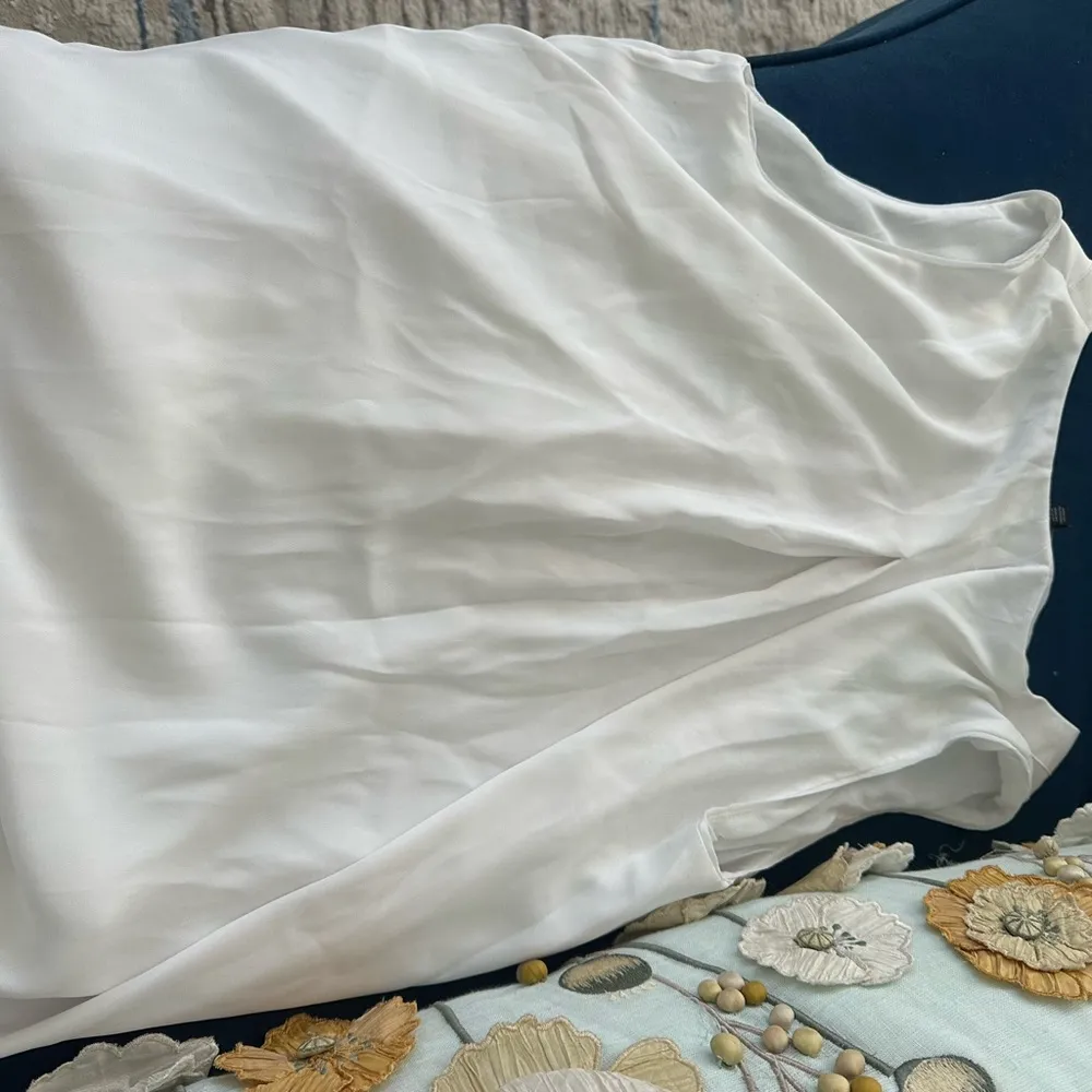 White House Black Market White Sleeveless Top - Image 4