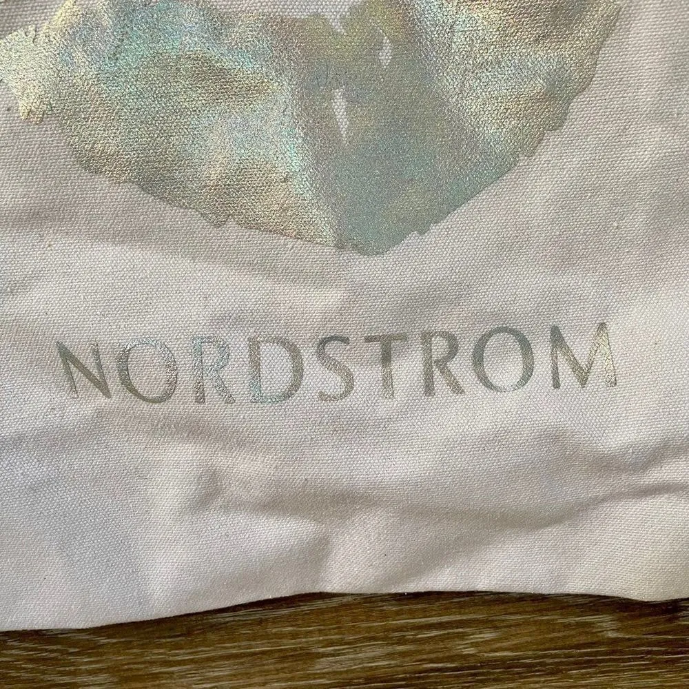 Nordstrom "kiss"  white canvas bag - Image 9