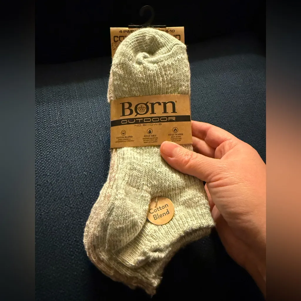 Born Outdoor No SHOWS Cotton Acrylic Wool Blend Socks 4 Pairs Shoe NWT Size 4 - Image 2
