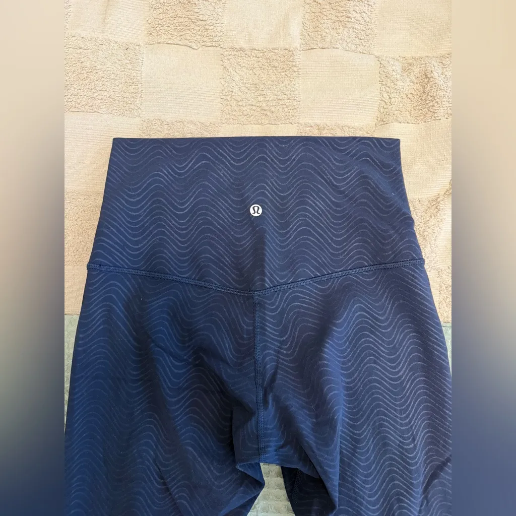 Lululemon Align Super-High-Rise Short 10"
Size 8 - Image 5