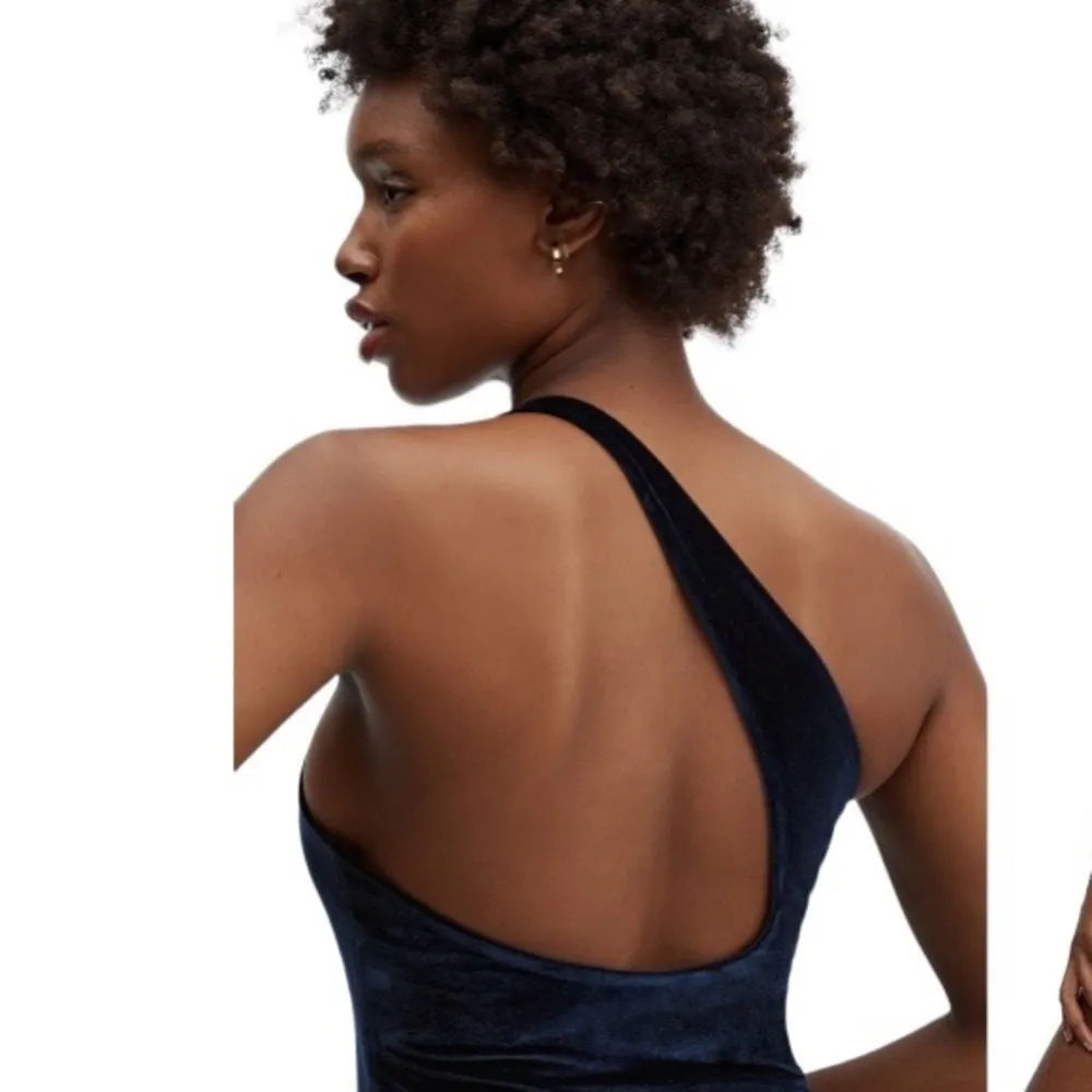 Fabletics NWT Gigi Velour One Shoulder Thong Bodysuit in Navy Blue Size M - Image 3