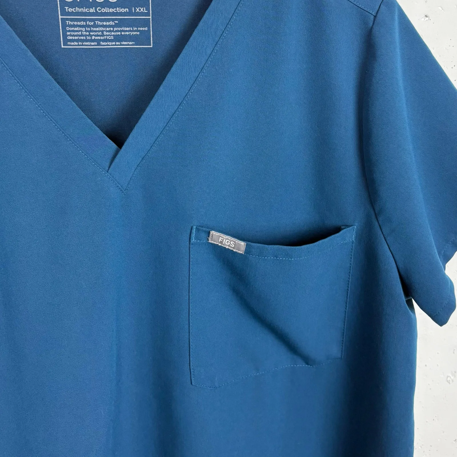 Figs Catarina One-Pocket Scrub Top Blue V-Neck Darted Back Short Sleeve Size XXL - Image 8