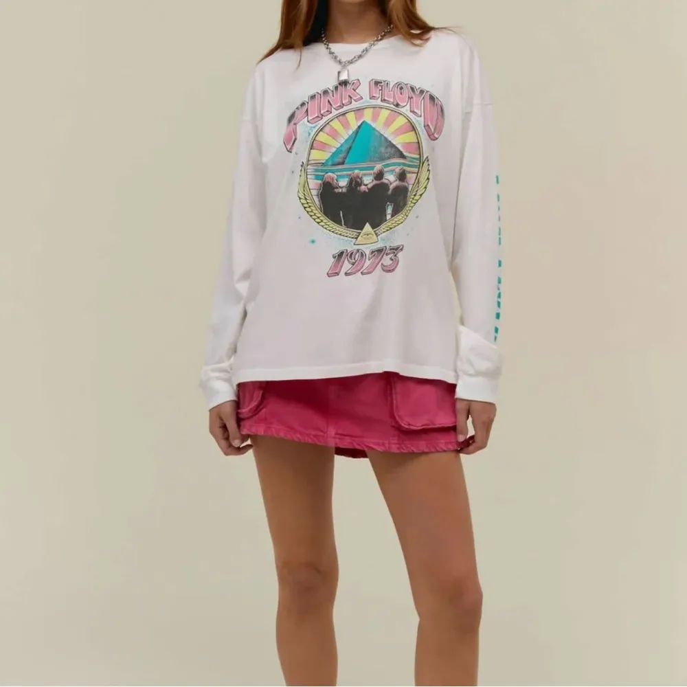 Daydreamer NWT Pink Floyd 1973 Graphic long sleeve Tee - Image 4