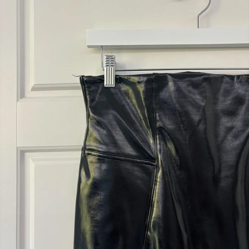 Spanx  Faux Patent Leather Leggings Classic Black - Image 7