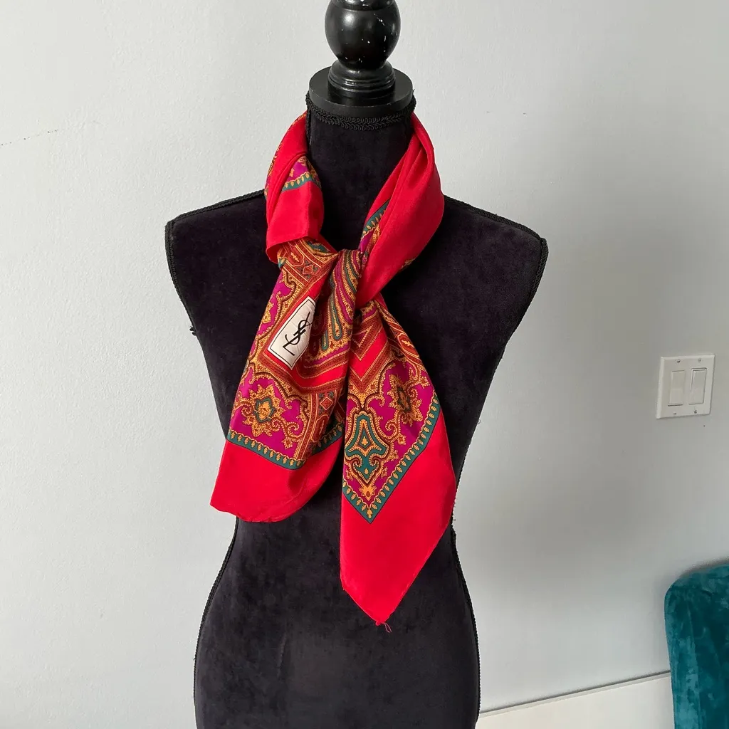 Yves Saint Laurent silk scarf 🌹🌹 - Image 4