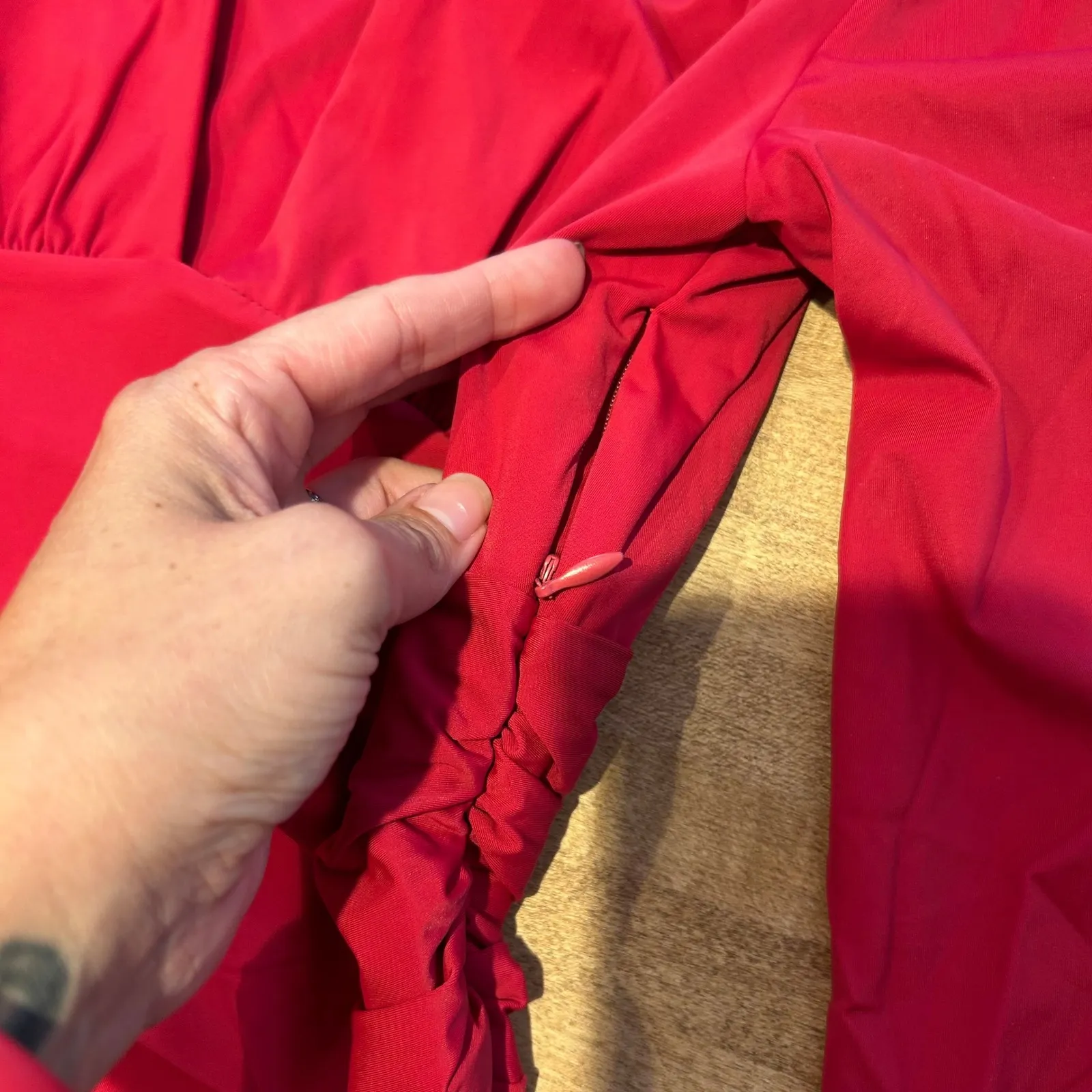 NWT Red Long Sleeve Bodysuit V Neck‎ Ruched Waist Sexy Party Top Medium Size L - Image 3