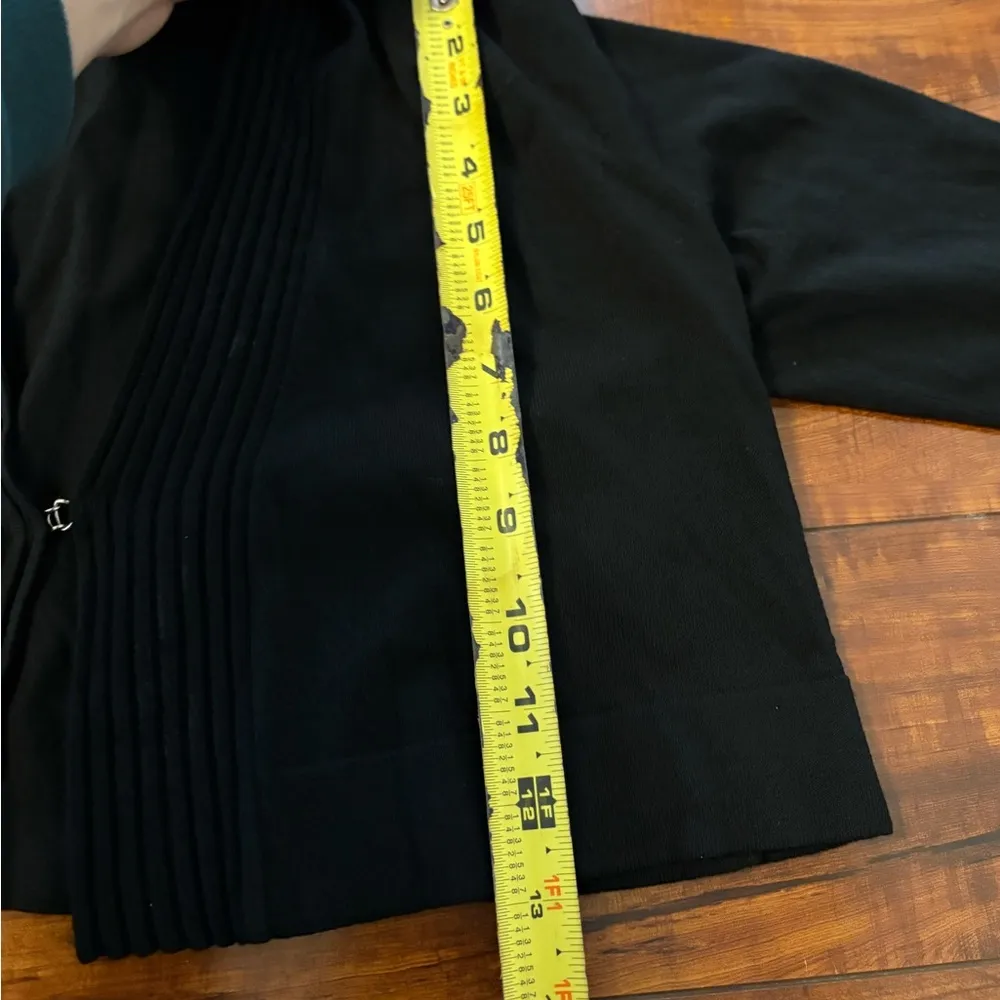 Saks fifth avenue black knit sweater cardigan trim hook closure size medium - Image 12