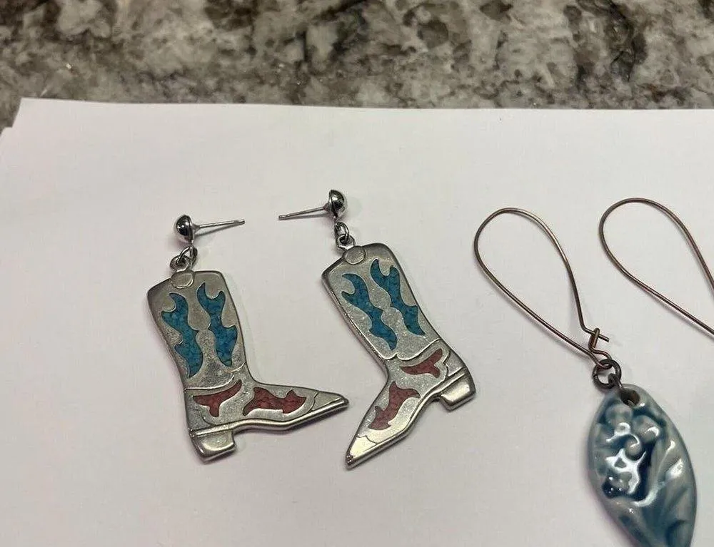 Lot Of 2 Costume Pierced Earrings Mix Dangle Mix - Image 8