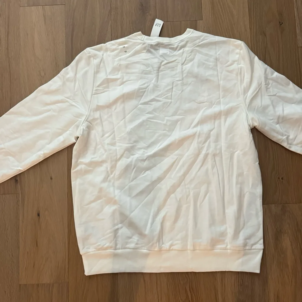 Gap Crewneck Block Lettering - Image 4