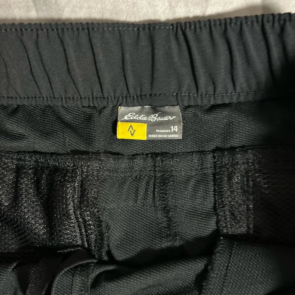 Eddie Bauer Black Performance Shorts Size 14 - Image 4