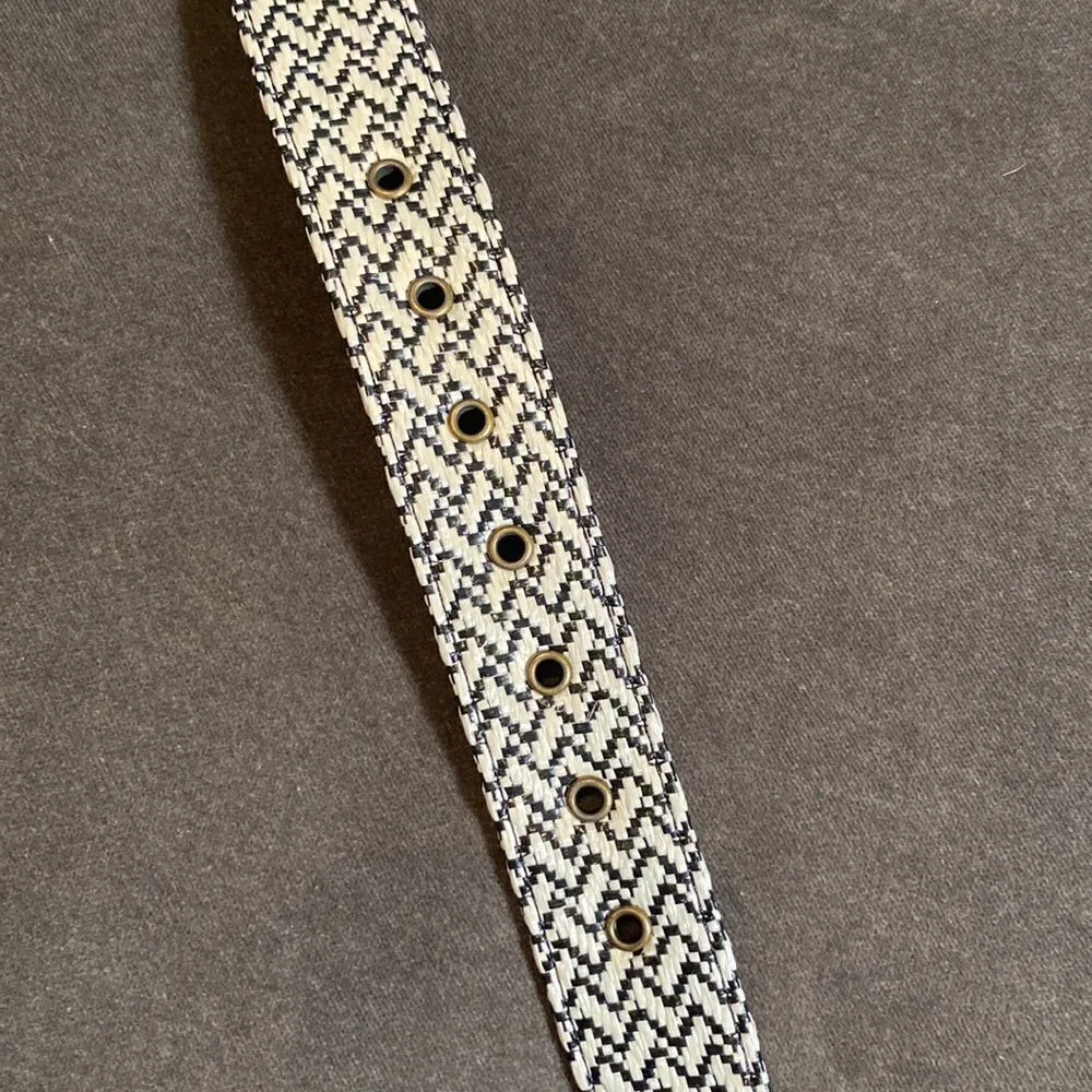 Women’s Black & Cream Colored Diagonal Patterned Belt Gold Buckle Size S NWT - Image 3