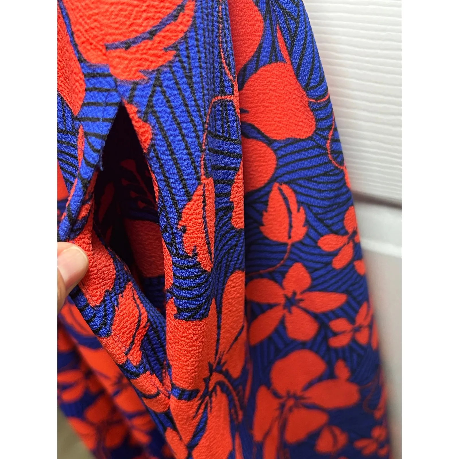 LuLaRoe Women's L Fit & Flare‎ Floral Dress Blue & Red Short Sleeve with Pockets - Image 3