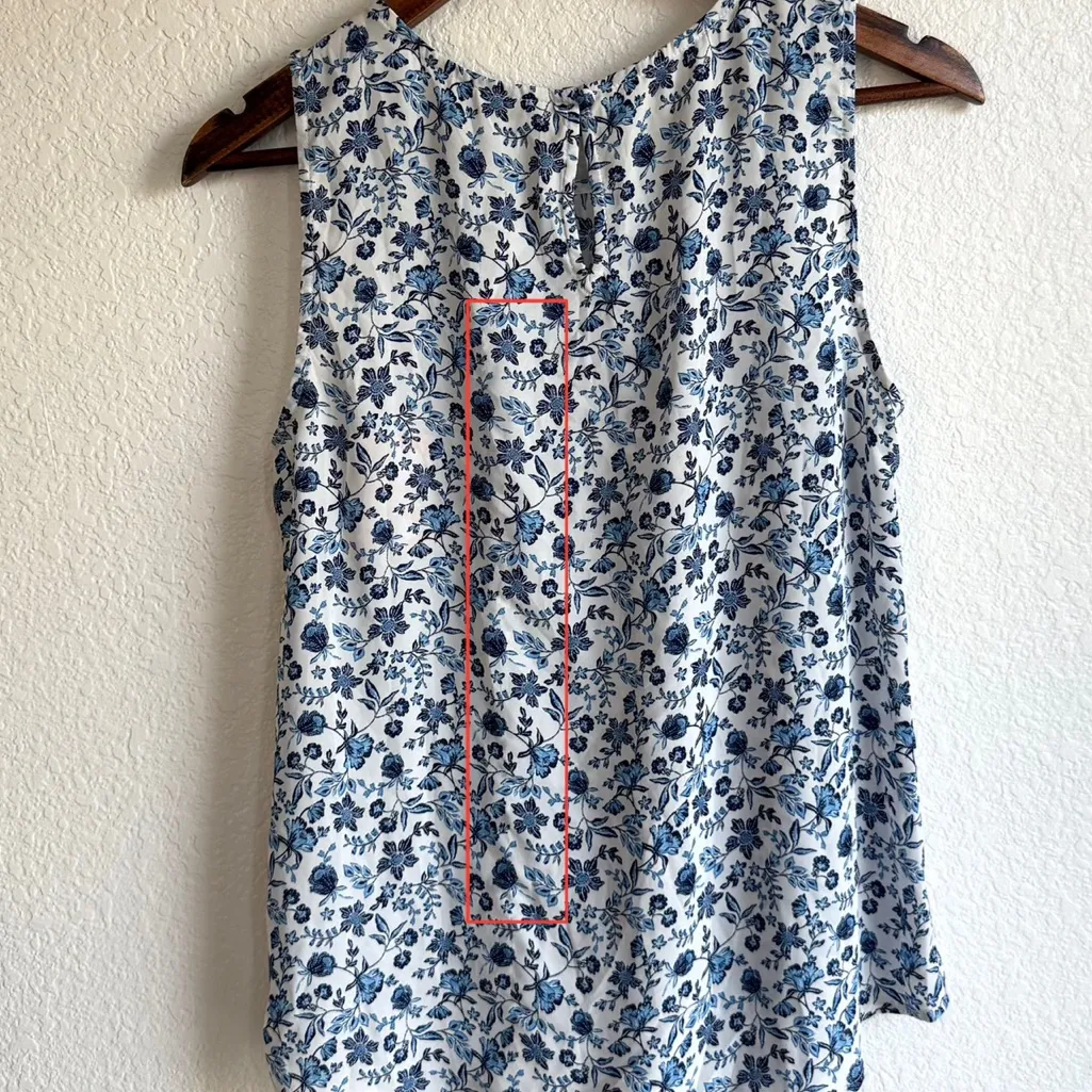 NEW 41 Hawthorn Womens Shirt Blouse Blue White Floral Sleeveless Size Small - Image 10