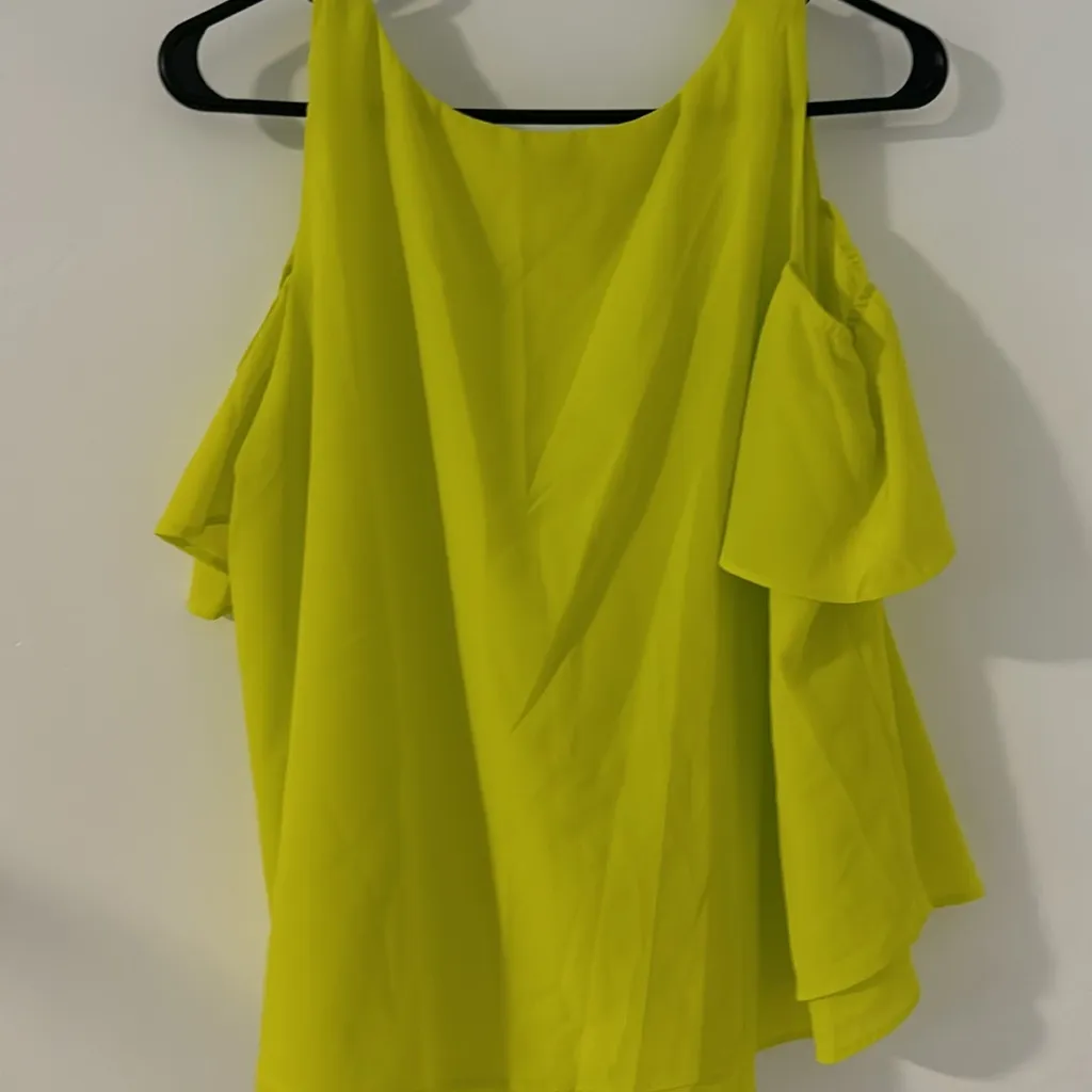 Neon top size medium Yellow - Image 4