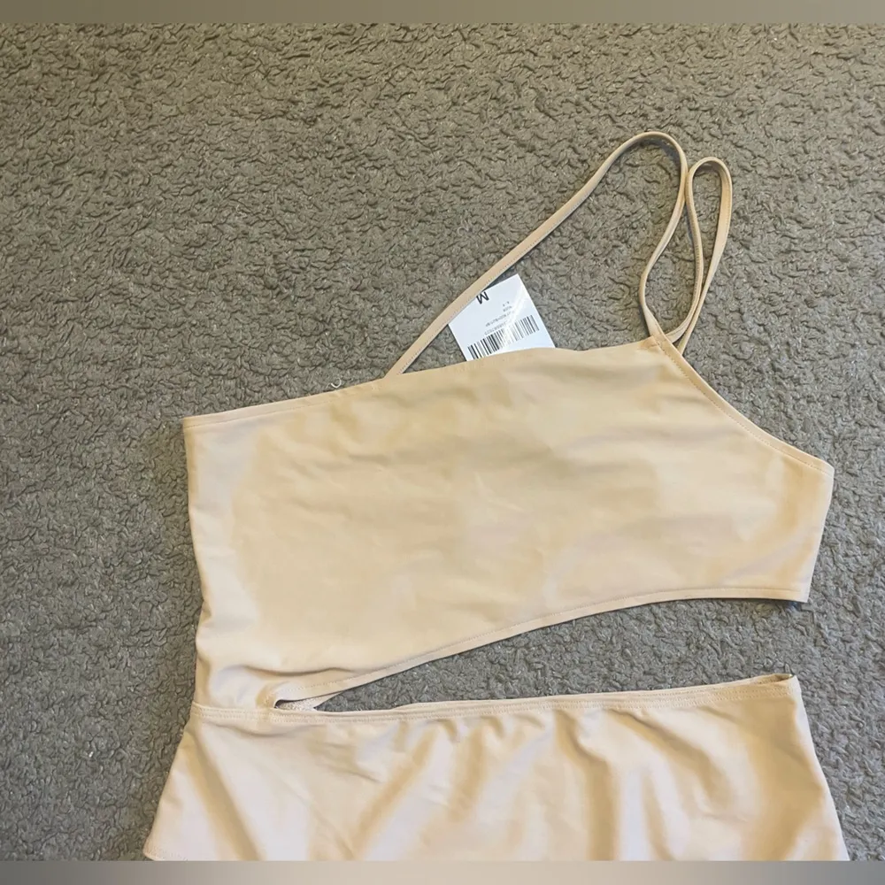 NWT Forever 21 Cut-Out One-Shoulder Bodysuit - Image 2