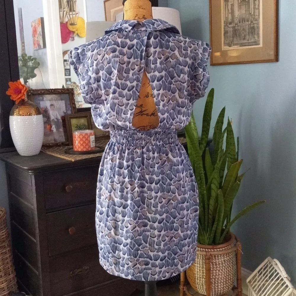 BCBGeneration Blue Multicolored Abstract Print Open Back Shirt Dress - Image 7