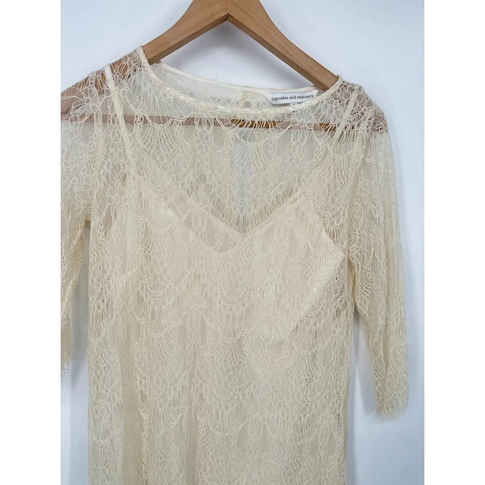 Cupcakes & Cashmere Size 0 Cream Lace Shift Dress Romantic Fairy Boho Wedding - Image 3