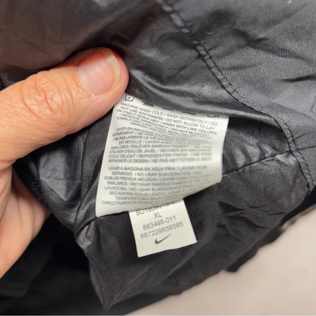 Nike Women's Black and White Utility Jacket‎ - Image 6