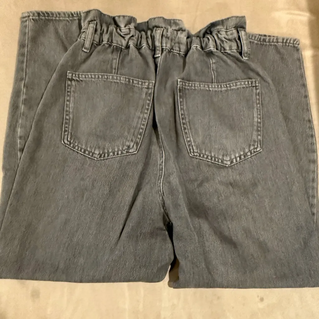 Zara High waisted Buttoned Baggy Jeans‎ Gray - Size 2 - Image 2