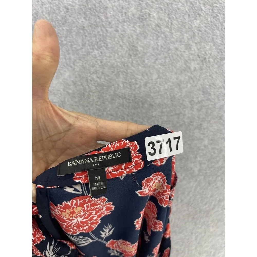 Banana Republic Women's Blouse Red Roses Medium Bell Sleeves - Image 3